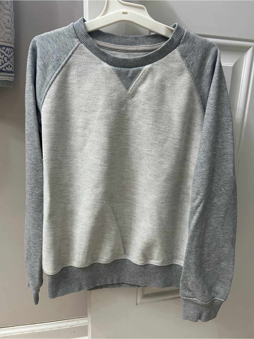 Crewcuts JCrew light gray sweatshirt
